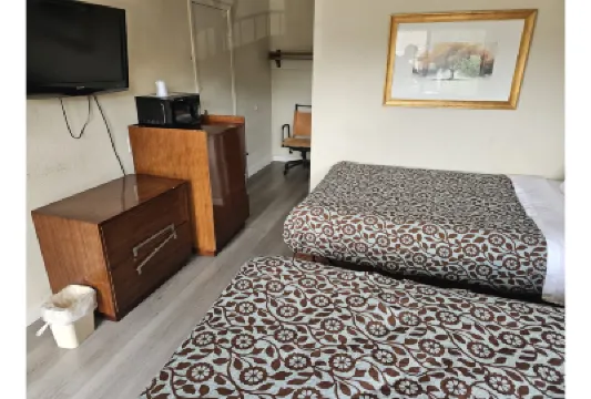 Travel Inn by OYO Omaha Hotel di 