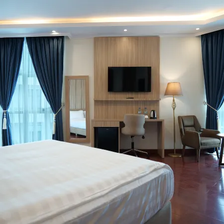 Crescent International Hotel