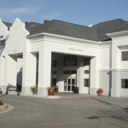 Montreal Suites Orlando Отели рядом с достопримечательностью «Аутлет-центр Orlando Premium Outlets»