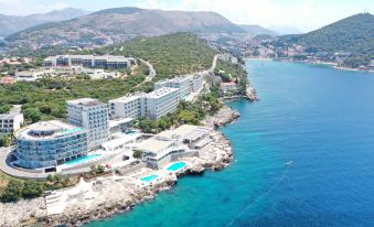 Royal Blue Hotel