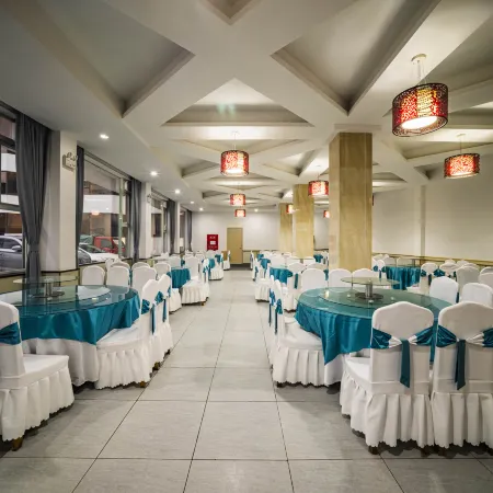Ya'an Ailiyou L Hotel (Yucheng Yazhou Bridge Branch)