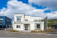 THE ARKLUNE Hotels in 