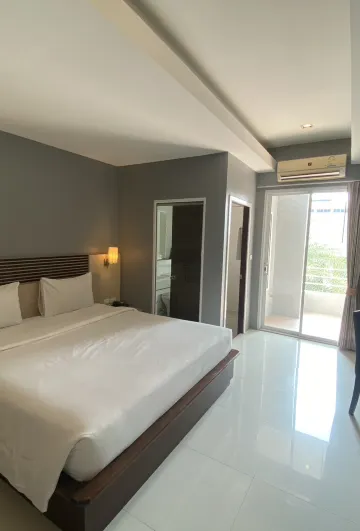 ห้องซูพีเรียร์ เตียงใหญ่ 1 เตียง