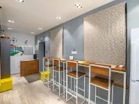 Hostel More โรงแรมใกล้จัตุรัสรถไฟ