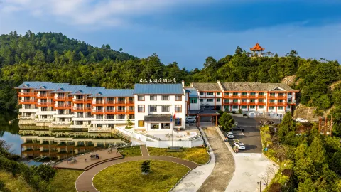 Fuding Junlin·Yuhu Resort Hotel (Taimushan Branch) in Фудин