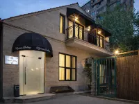 Elysium Gallery Hotels near Armenian National Opera and Ballet Theatre