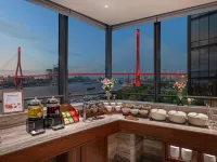 Mercure Shanghai Lujiazui Binjiang Center Hoteles cerca de Puente Yangpu