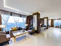 Alqasr Altahaliyh Hotels near جامع الشيخ عايض أبو داسر