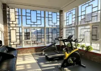 Shengyi Light Luxury Hotel (Chengde South Station Store)