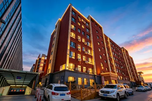 Nalan Hotel (Lanzhou New District Zhongchuan Airport Branch)