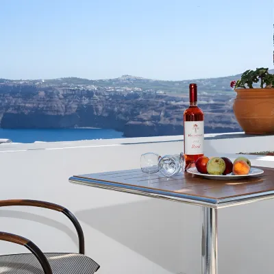 Aelia Suites Akrotiri, Santorini Hotels near Red beach
