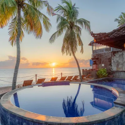 Paradise Palm Beach Bungalows and Dive Center Các khách sạn gần Bãi biển Tulamben