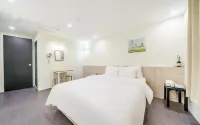 Hotel Azure