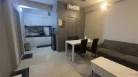 10 Minutes from Airport | Modern Comfy Room - 廚房