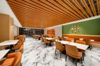 Grand Rezen Hotel Zhaosu  (Tianma International Tourism Cultural Plaza Jiefang Street) - فطور