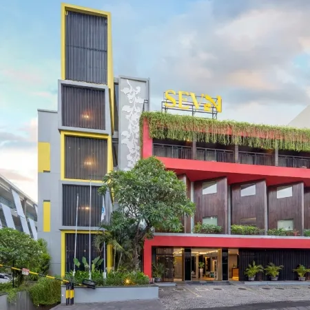 Sevn Legian Отели рядом с достопримечательностью «Пляж Дабл-Сикс»