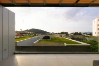 Surin - 12 Min to Beach - Freshly Renovated Stay - مطابخ