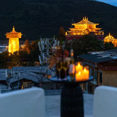 Yunshang Tianjing · Divine Echo Oxygen‑Rich View Homestay (Shangri‑La Dukezong Ancient Town) デチェン紅軍長征博物館周辺のホテル