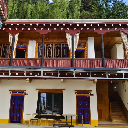 Songsong XI ZANG Residence Scenic Homestay