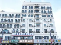 Lingshui Seaview Bay Hotel (Xincunzhen Nanwan Monkey Island Branch) - Pemandangan Pantai