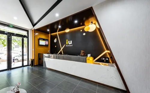 IU Hotel (Ginza Ginza, Jingdi, Huayang Road, Luzhou) - Parkplatz