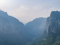Huguan · Banshan Jian Yue Moon Hill Boutique Stay (Baquan Gorge Scenic Area) - vue sur la montagne