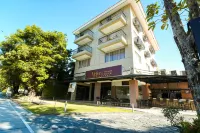 Court Meridian Hotel & Suites - Barer