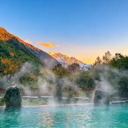 Kangding Zhongguhong Hot Springs Camp Accommodation