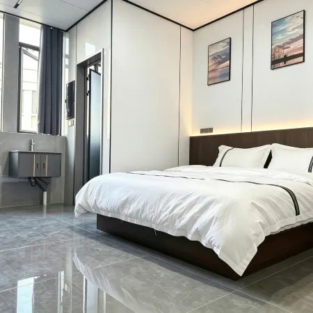 Chenxi Homestay (Chengton Town Yaqi Yuanhong Commercial Trade City Branch)
