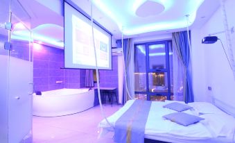 Weimeng Cinema Self-checkin Homestay (Shenbei University Town Tangxuan City Plaza)