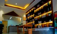 Luding Sihaiyijia Boutique Hotel (Luding Bridge)