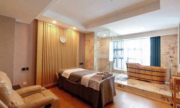 Grand Noble Hotel