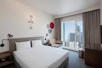 Rove Trade Centre Hotels in der Nähe von Emaar Properties PJSC