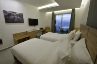 Zett Hotel - Balcony
