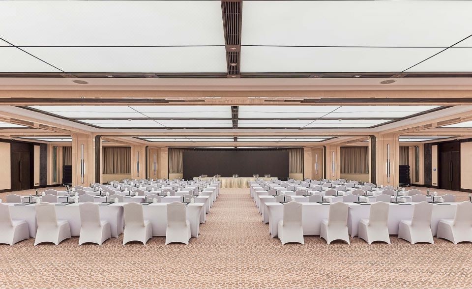 2. 리갈 인터내셔널..