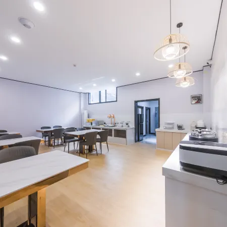 Aifeel Hotel (Xuchang Changge Jianshe Road)