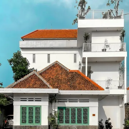 Binumar Guest House