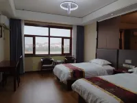 Uxin Banner Hongpu Zhongtian Holiday Homestay