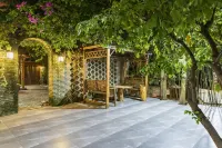 Qiaosujusi Private Hot Spring Courtyard