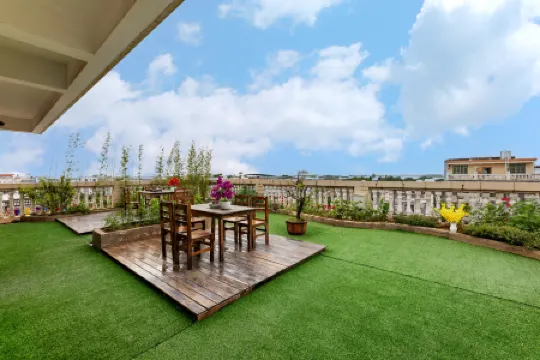 Jinghuayu Business Hotel (Haikou Meilan Airport)