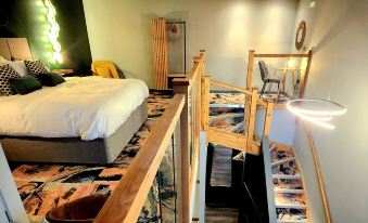 Pinnacle Suites Hotel