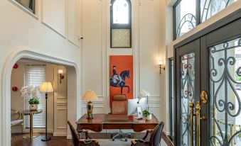 Golden Sun Apartment & Hotel
