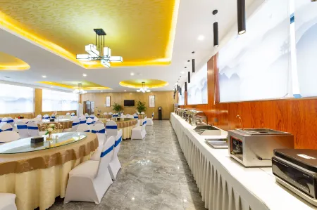 Macheng Cat Zhanzhen Hotel Отели в г. Мачэн