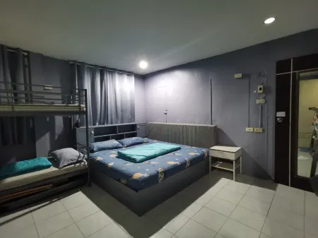 That Summer Rainbow Hostel Bangkok