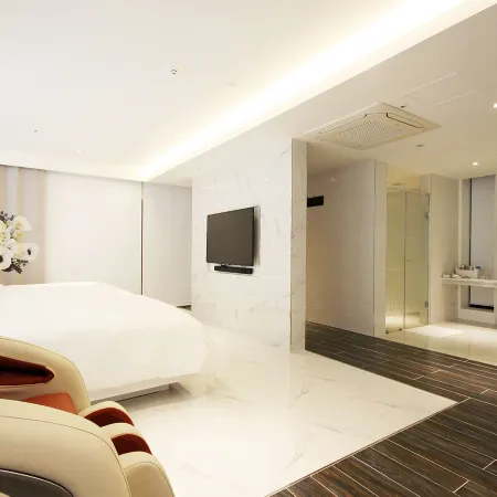 Pandora Hotel