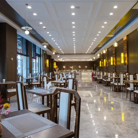 Luyin Yayue Resort Hotel