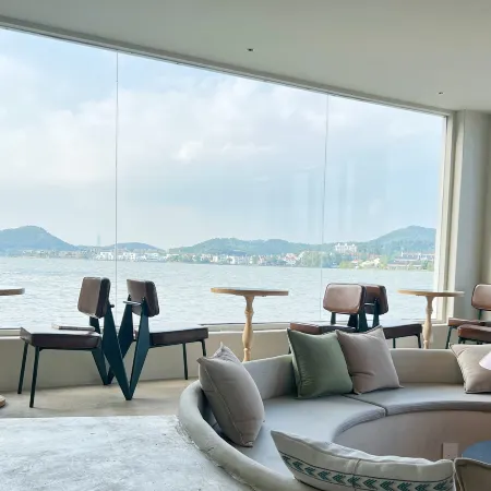 Jiujian Tang Iya Homestay (Dongqian Lake)