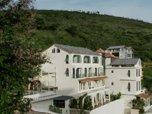 Dali Heartland Castle | VILLA Cliffside Sea View Estate (Erhai Branch)