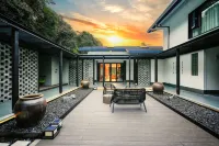 Nankunshan Wooden Cottage No.1 Manor Hotels in Longmen