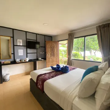 Phi Phi Nice Beach Resort